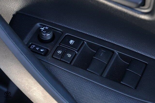 2024 Toyota Corolla Hatch Hybrid Ascent Sport image 14