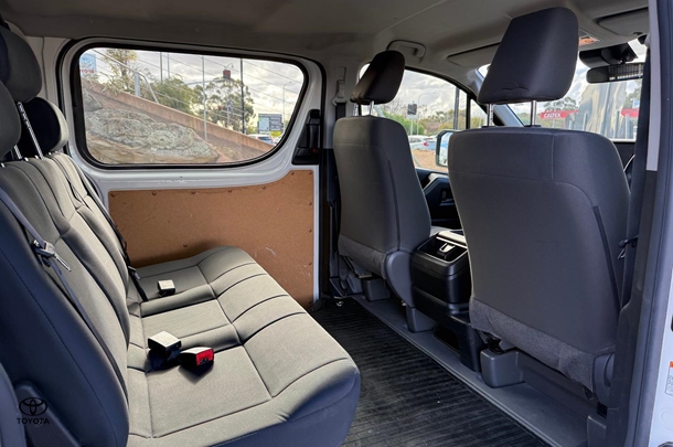 2021 Toyota Hiace LWB image 12