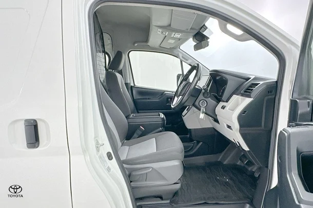 2022 Toyota Hiace SLWB image 14
