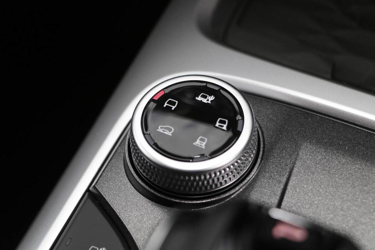 2024 GWM Tank 300 Lux Auto 4x4 image 21