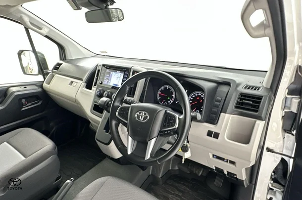 2019 Toyota Hiace LWB image 13