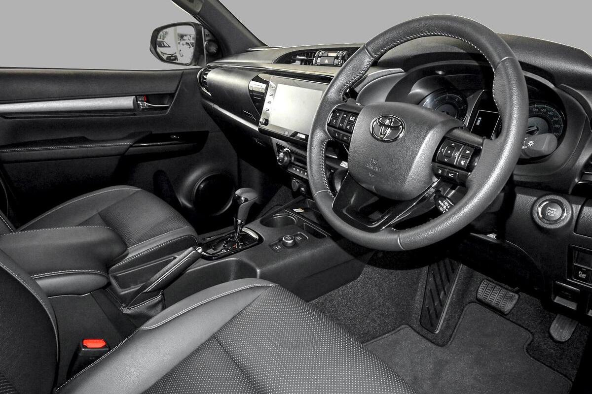 2024 Toyota Hilux Rogue 48V Auto 4x4 Double Cab image 6