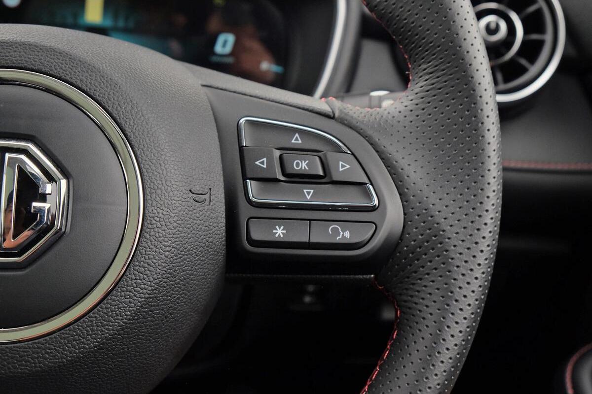 2024 MG HS Plus EV Essence Auto FWD MY23 image 14