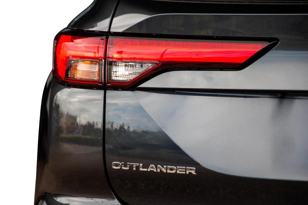 2024 Mitsubishi Outlander ES ZM Auto AWD MY24 image 18