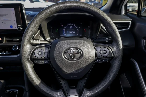 2022 Toyota Corolla Cross Hybrid GX image 10