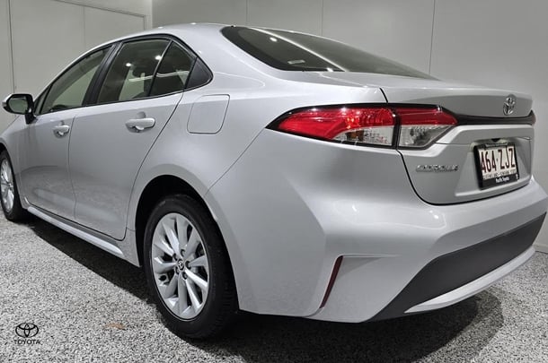2019 Toyota Corolla Sedan Ascent Sport image 4