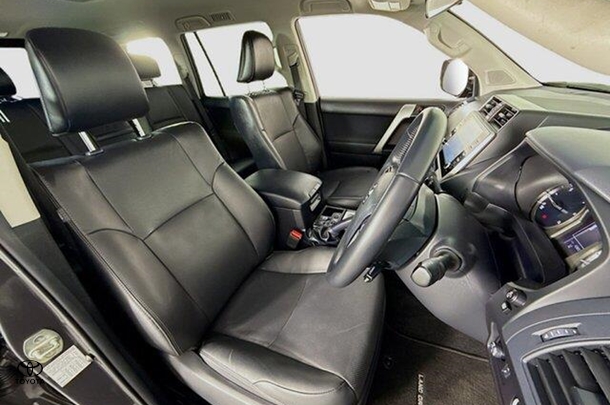 2022 Toyota Prado GXL image 11