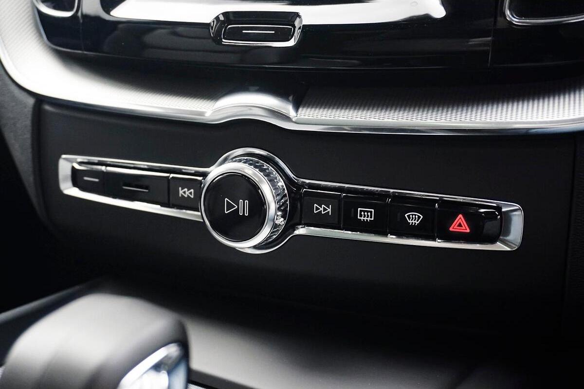 2024 Volvo XC60 Plus B5 Auto AWD MY25 image 3