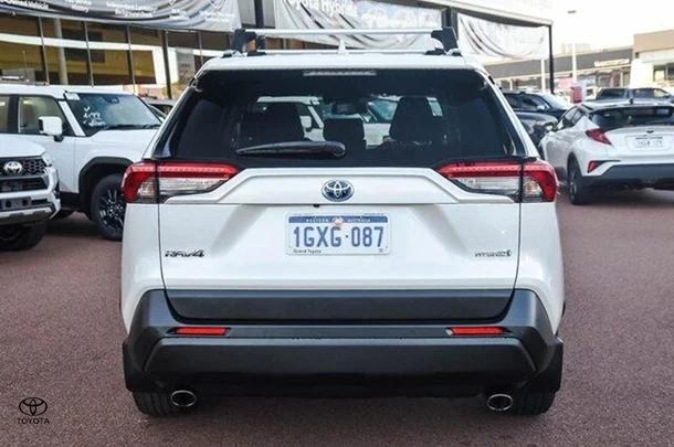 2019 Toyota RAV4 GXL image 5