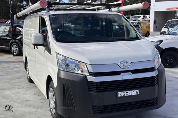 2019 Toyota HiAce LWB image 10