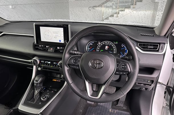 2024 Toyota RAV4 Hybrid GXL AWD image 13