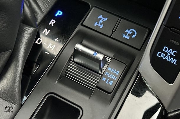 2023 Toyota Landcruiser GXL image 34