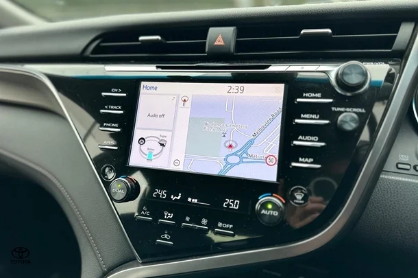 2018 Toyota Camry Hybrid Ascent Sport image 15