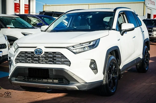 2024 Toyota RAV4 Hybrid Cruiser 2WD image 4