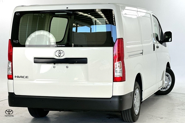 2019 Toyota Hiace LWB image 8
