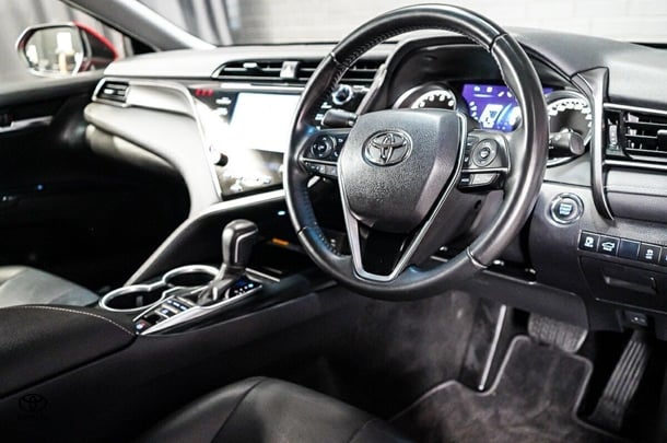 2019 Toyota Camry SX image 11