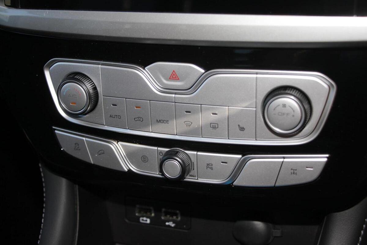 2024 GWM Ute Cannon-X Auto 4x4 Dual Cab image 11