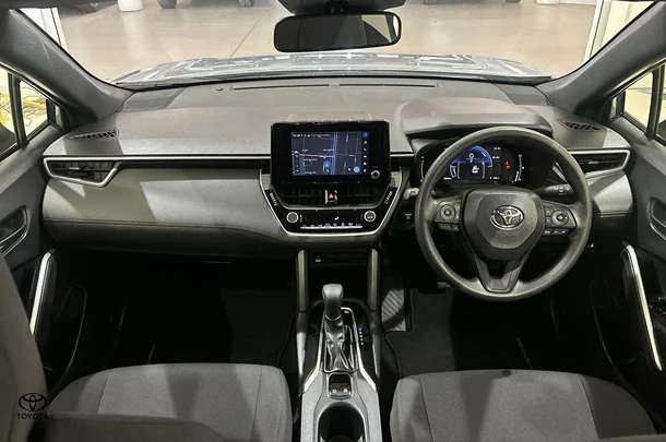 2024 Toyota Corolla Cross Hybrid GX image 2