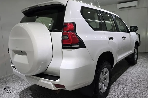 2019 Toyota Prado GX image 2