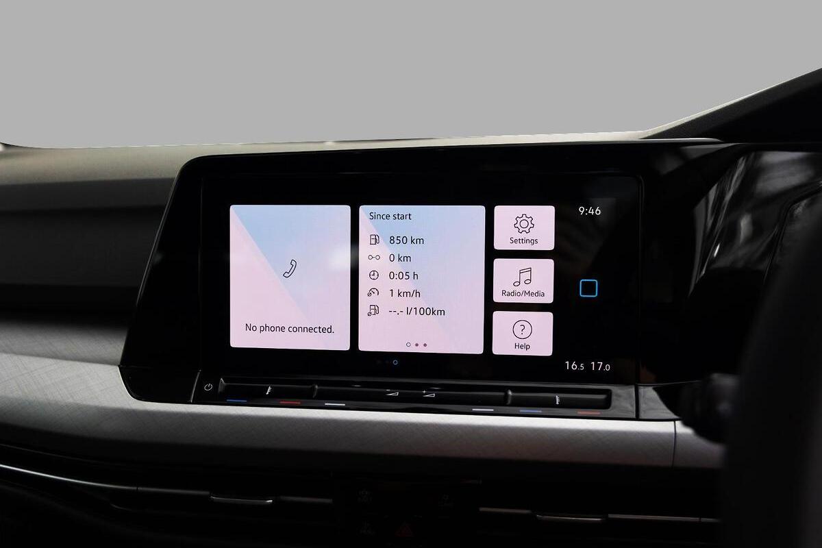 2024 Volkswagen Golf 110TSI Life 8 Auto MY24 image 19