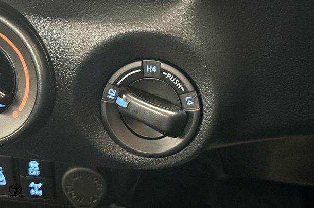 2022 Toyota Hilux SR image 29