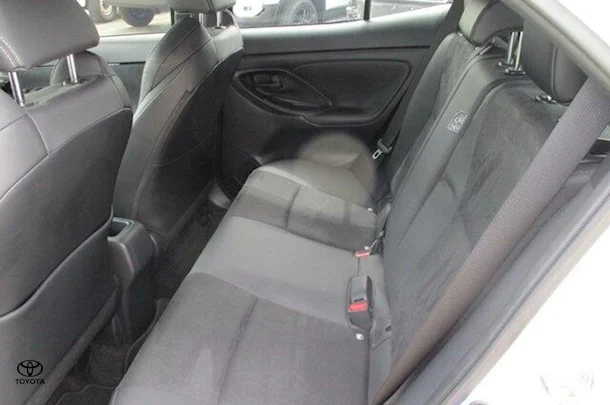 2022 Toyota Yaris Cross Hybrid GR-S image 16