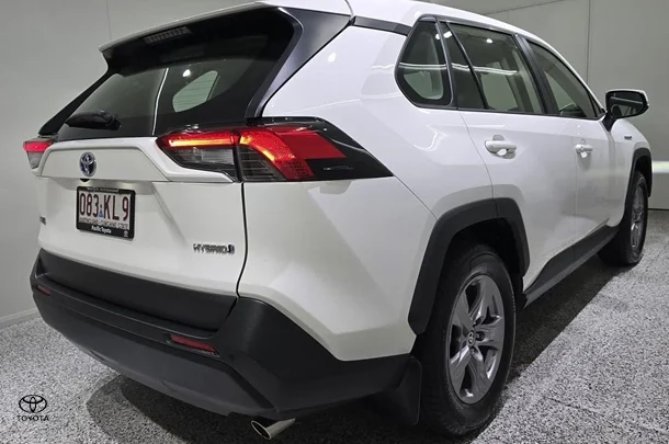 2024 Toyota RAV4 Hybrid GX-2WD image 2