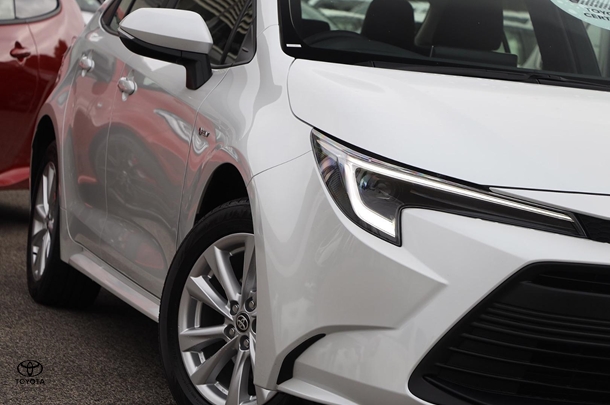 2024 Toyota Corolla Sedan Hybrid Ascent Sport image 12