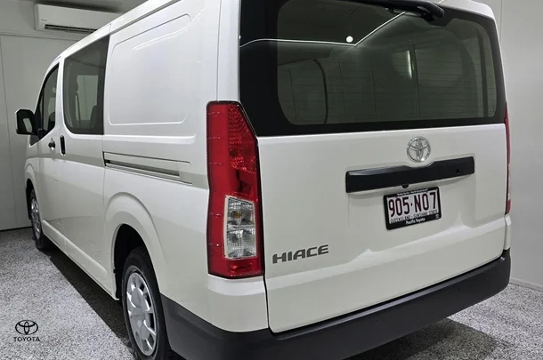 2025 Toyota Hiace LWB image 4