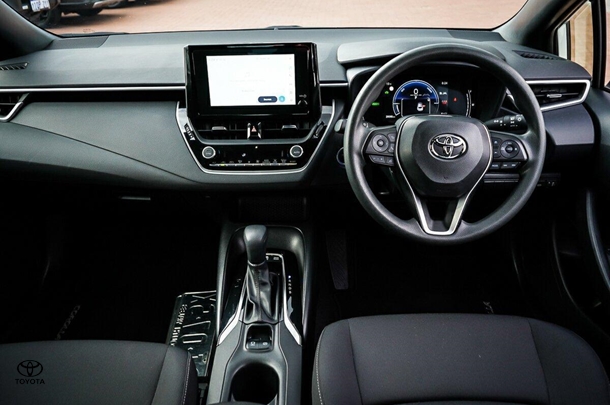 2024 Toyota Corolla Hatch Hybrid Ascent Sport image 11