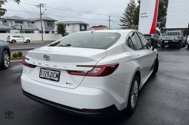 2024 Toyota Camry Hybrid Ascent image 4