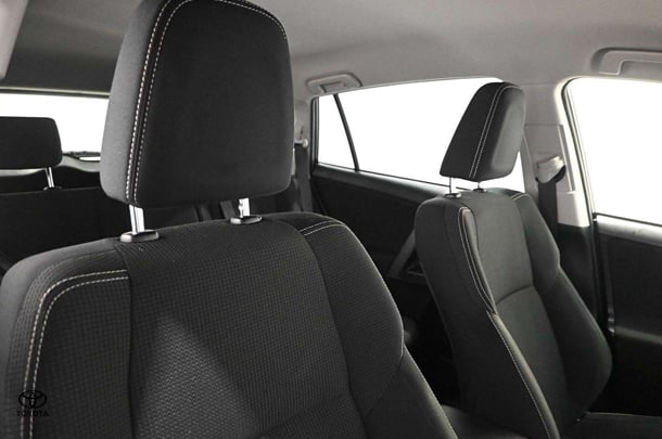 2018 Toyota RAV4 GXL AWD image 18