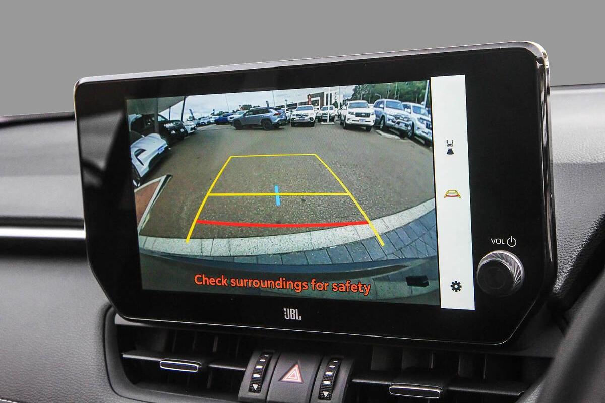 2024 Toyota RAV4 Cruiser Auto eFour image 14