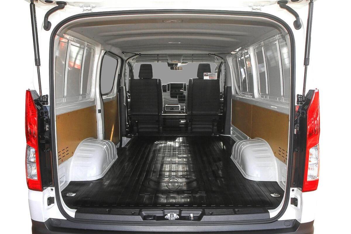 2024 Toyota Hiace LWB Auto image 8
