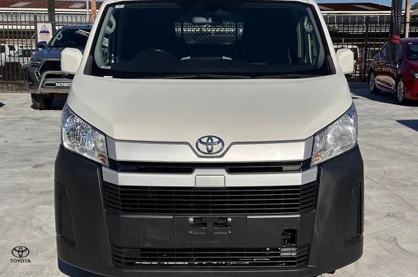 2021 Toyota HiAce LWB image 4
