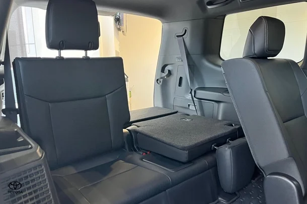2025 Toyota Prado GXL image 5