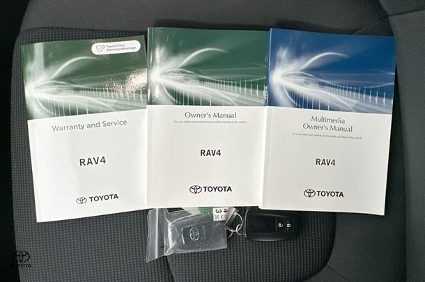 2023 Toyota Rav4 Hybrid GX-2WD image 5