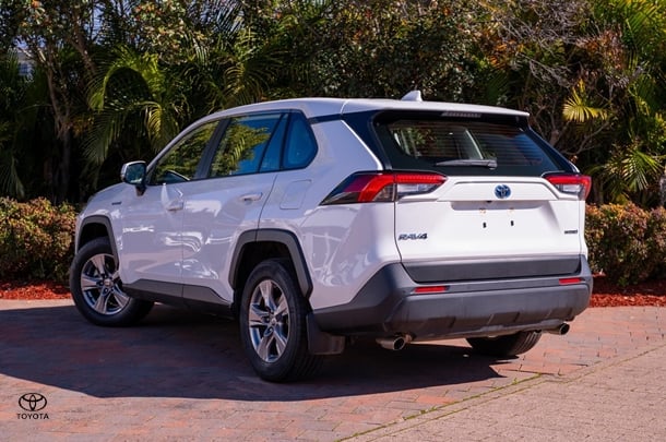 2023 TOYOTA RAV4 Hybrid GX AWD image 2