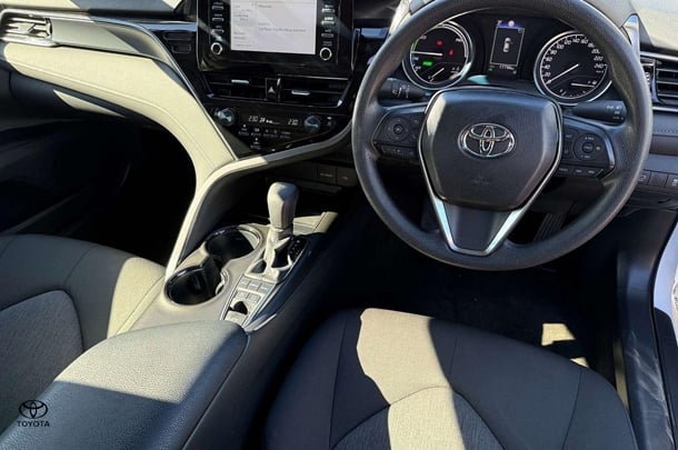 2024 Toyota Camry Hybrid Ascent image 4