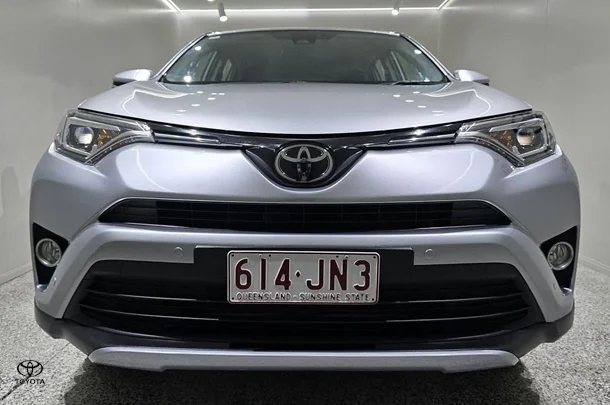 2018 Toyota RAV4 GX-2WD image 6