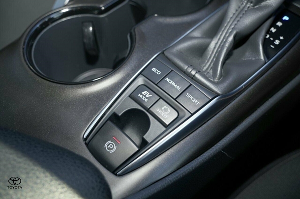 2021 Toyota Camry Hybrid Ascent Sport image 19