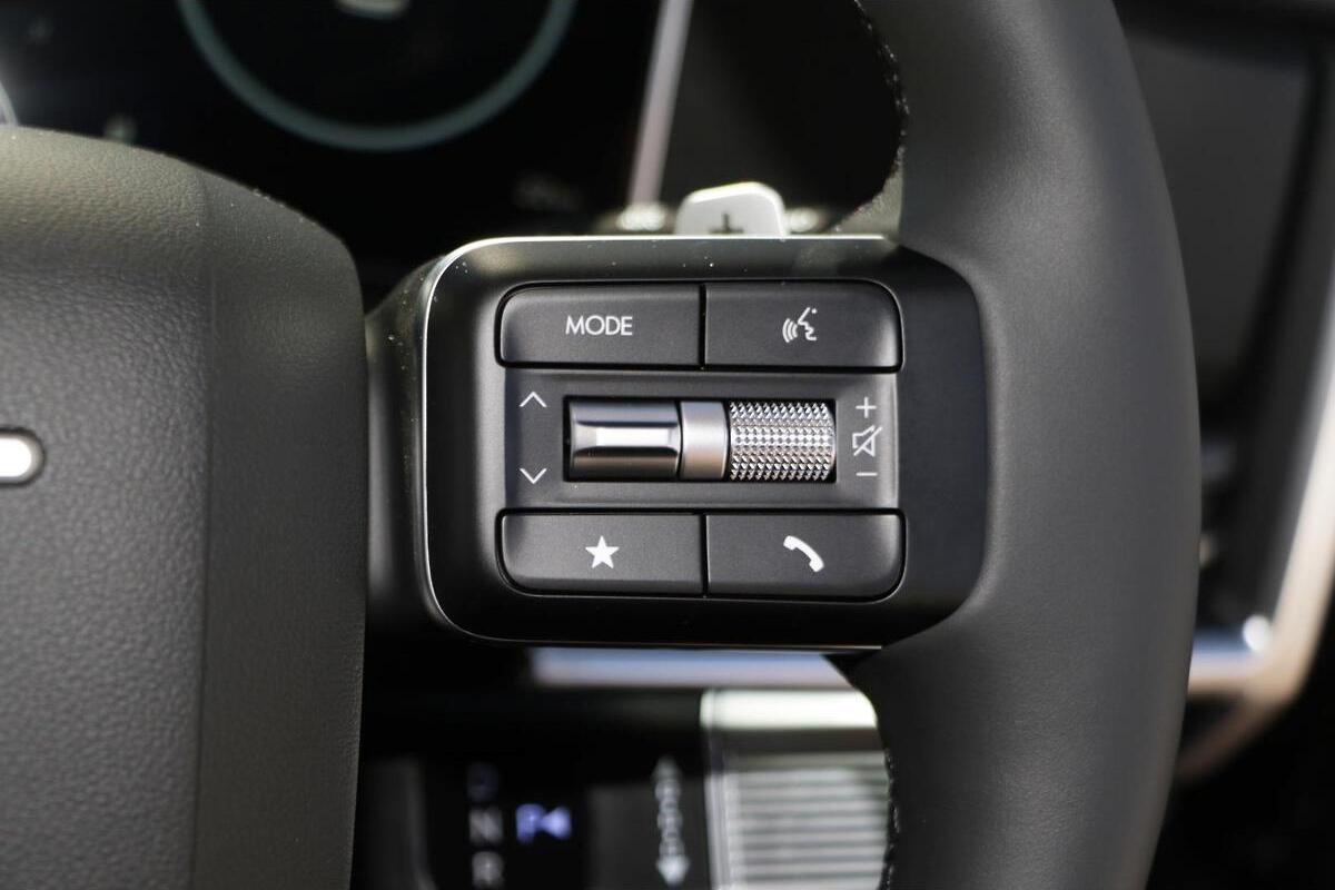 2025 Hyundai Santa Fe Hybrid Auto AWD MY25 image 17