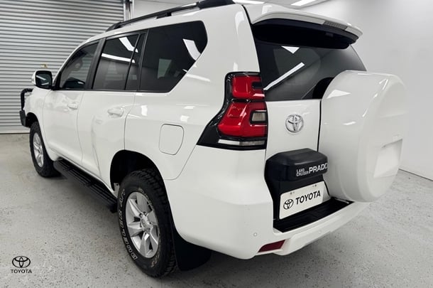 2020 Toyota Prado GXL image 4