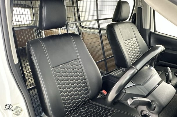 2022 Toyota Hiace SLWB image 32
