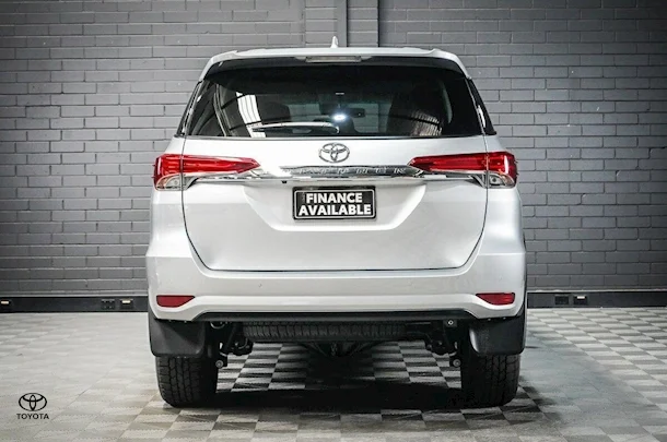 2025 Toyota Fortuner GXL image 6