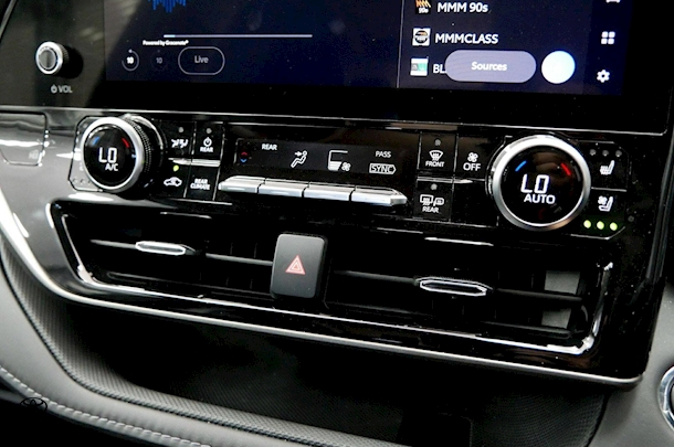 2023 Toyota Kluger Hybrid GRANDE image 15