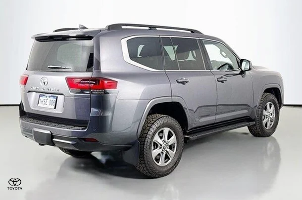 2022 Toyota LANDCRUISER VX image 9