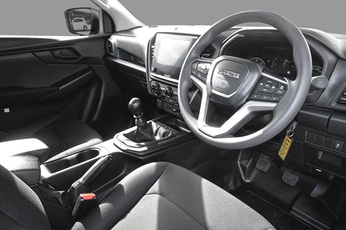 2025 Isuzu D-MAX SX High Ride Manual 4x2 MY24 image 6