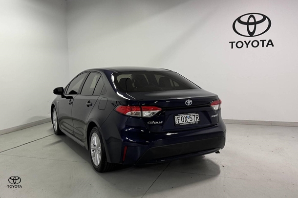 2022 Toyota Corolla Sedan Hybrid Ascent Sport image 6