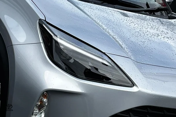 2024 Toyota Yaris Cross Hybrid GX image 2